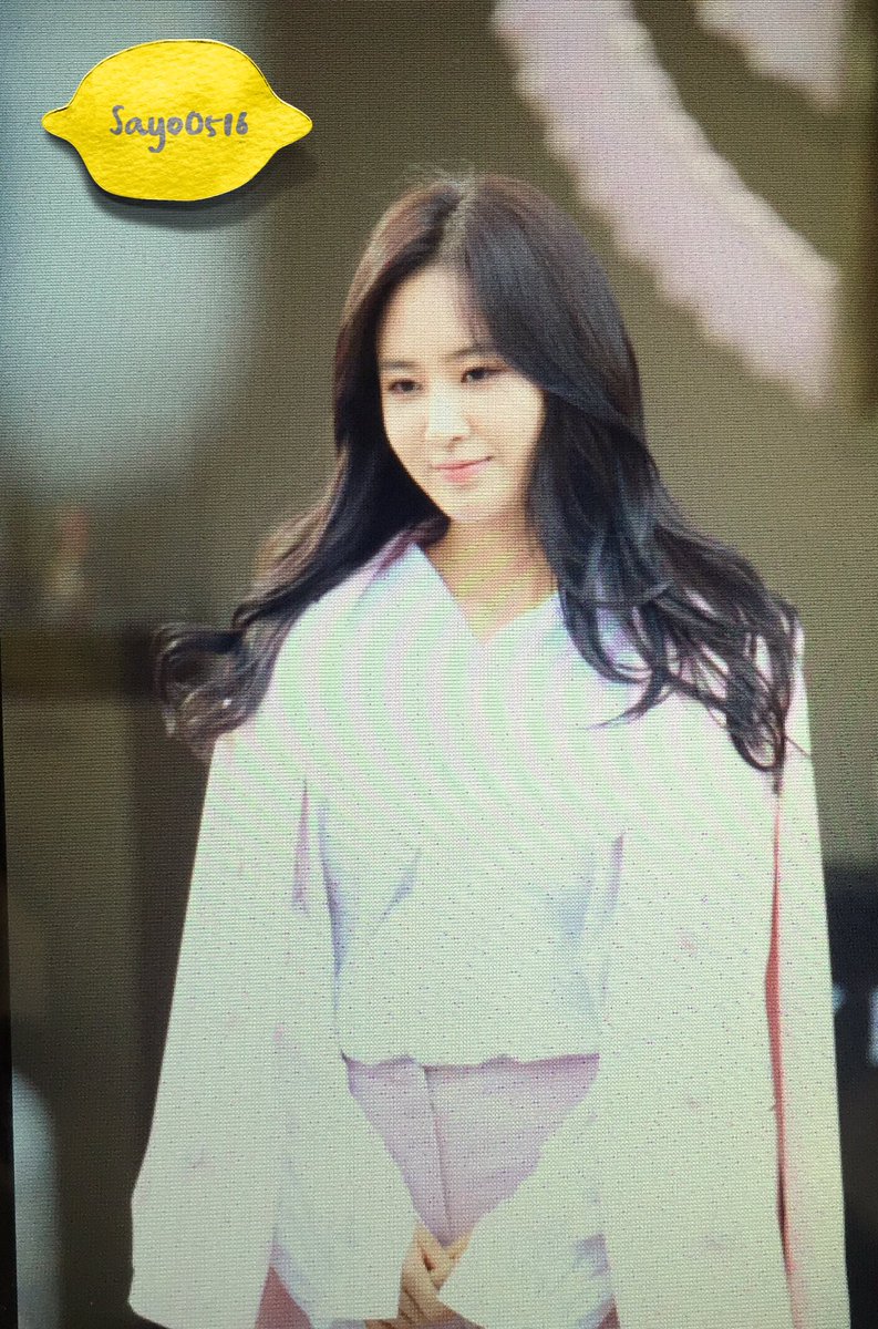 [PIC][09-10-2016]Yuri tham dự buổi Fansign thứ 2 cho thương hiệu nước hoa "BVLGARI Rose Goldea" tại Myeongdong Lotte Duty Free vào chiều nay CuTynEFUEAMO8Qz