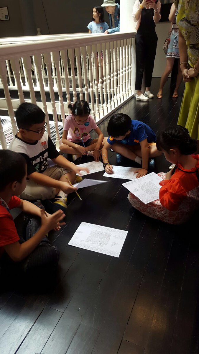 PeranakanMuseum's tweet photo. #HappeningNow: Gallery tour followed by drawing activity, at #StraitsFamilySunday. #tpmsg #PeranakanMuseum https://t.co/vzjbagg8eP
