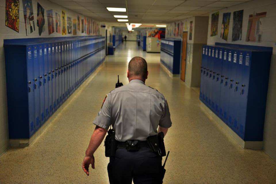 uchangenow's tweet photo. According to @usedgov, 1.6 million children go to schools that have police officers but no counselors. @DrKarenSBethea @1965Nupe @RevMentor https://t.co/4y5tRUudsO