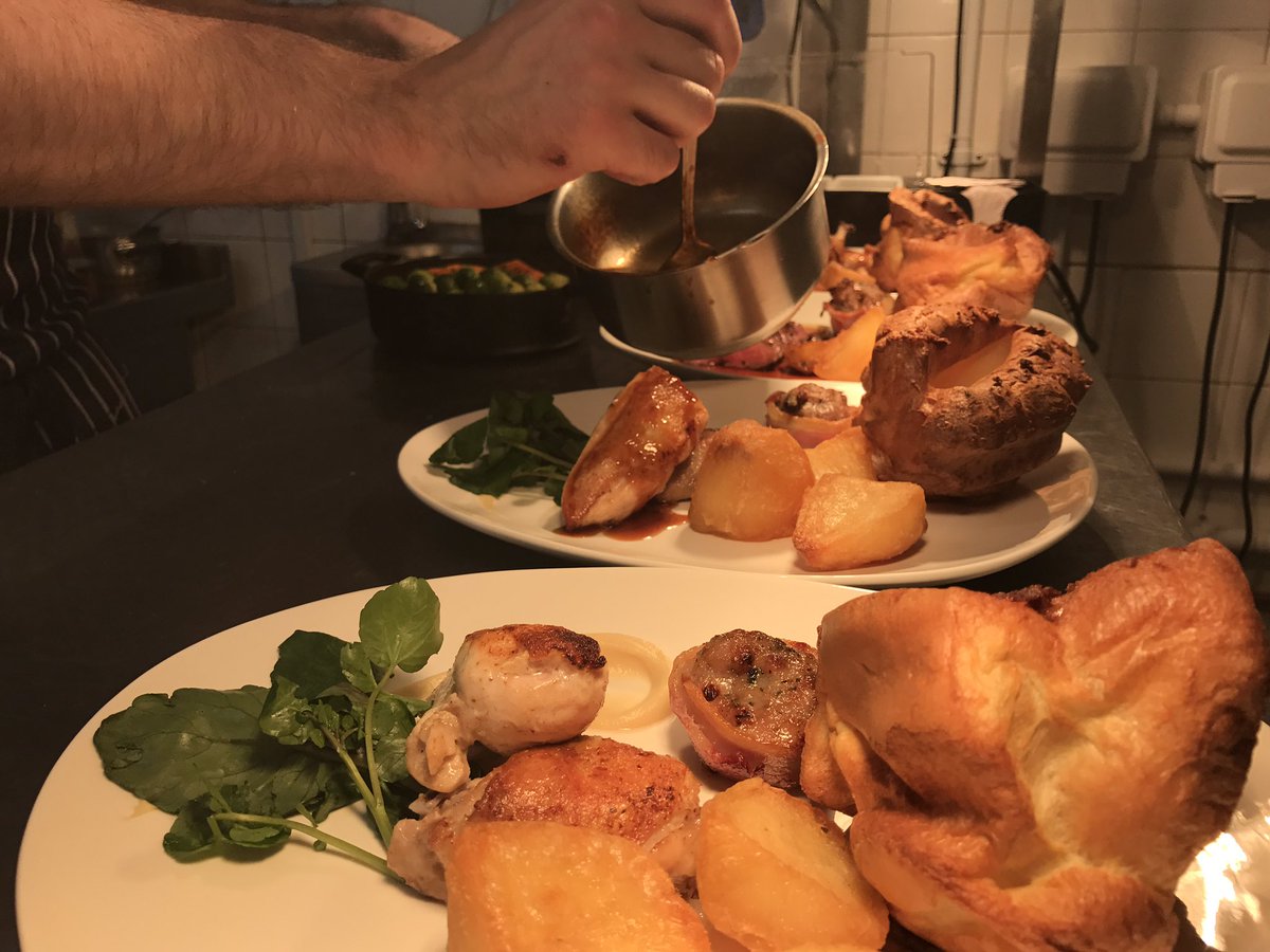 Sunday Roast <a href="/thewarrentw/">The Warren</a> Serving until 4pm #TunbridgeWells #local #HighSt #freerange #game #goodfood