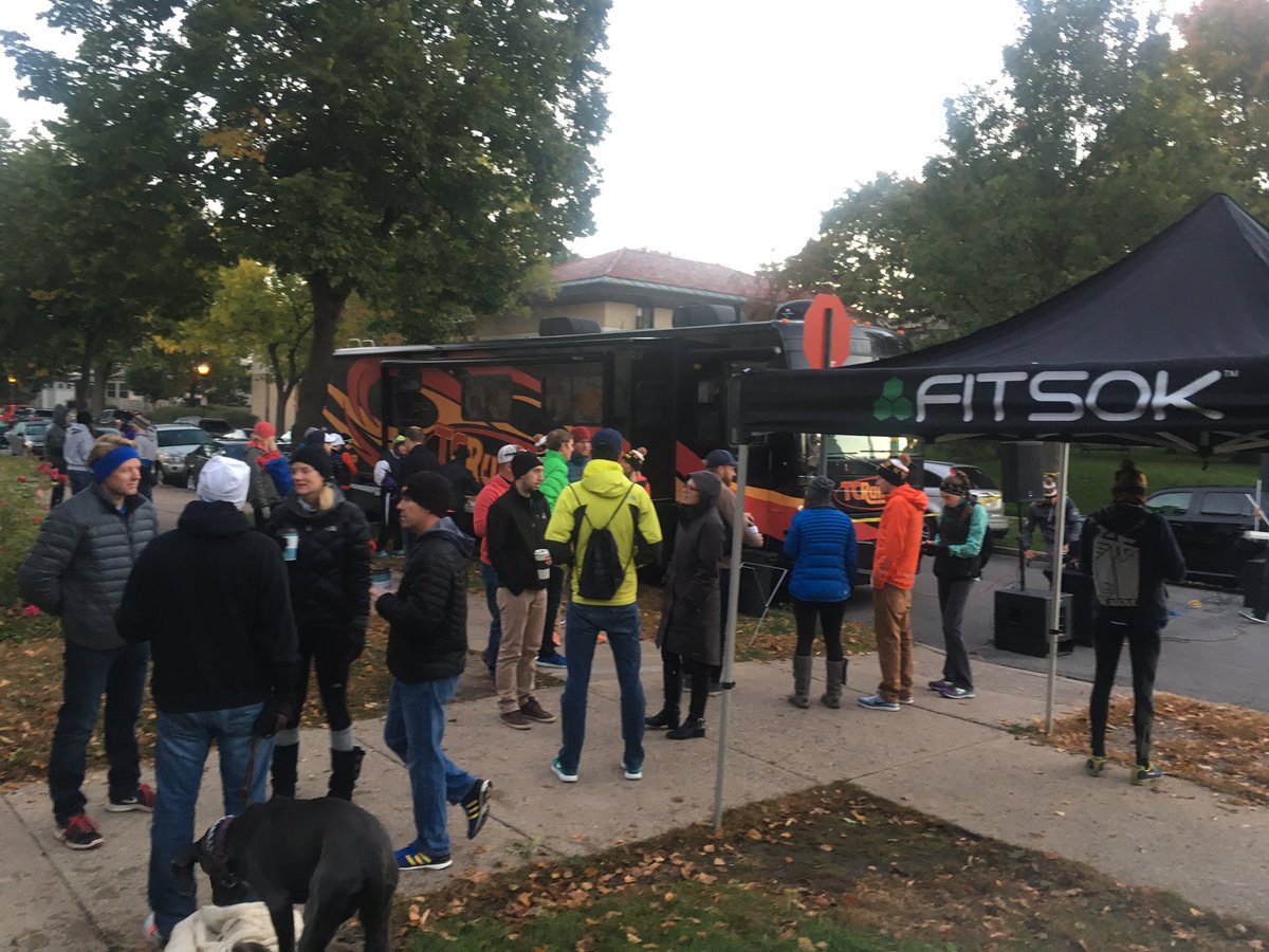 The crowd is gathering at #mile8 for the <a href="/tcmarathon/">Twin Cities In Motion</a> #TC10Mile join us! <a href="/TCRUNNINGCO/">TC Running Company</a>