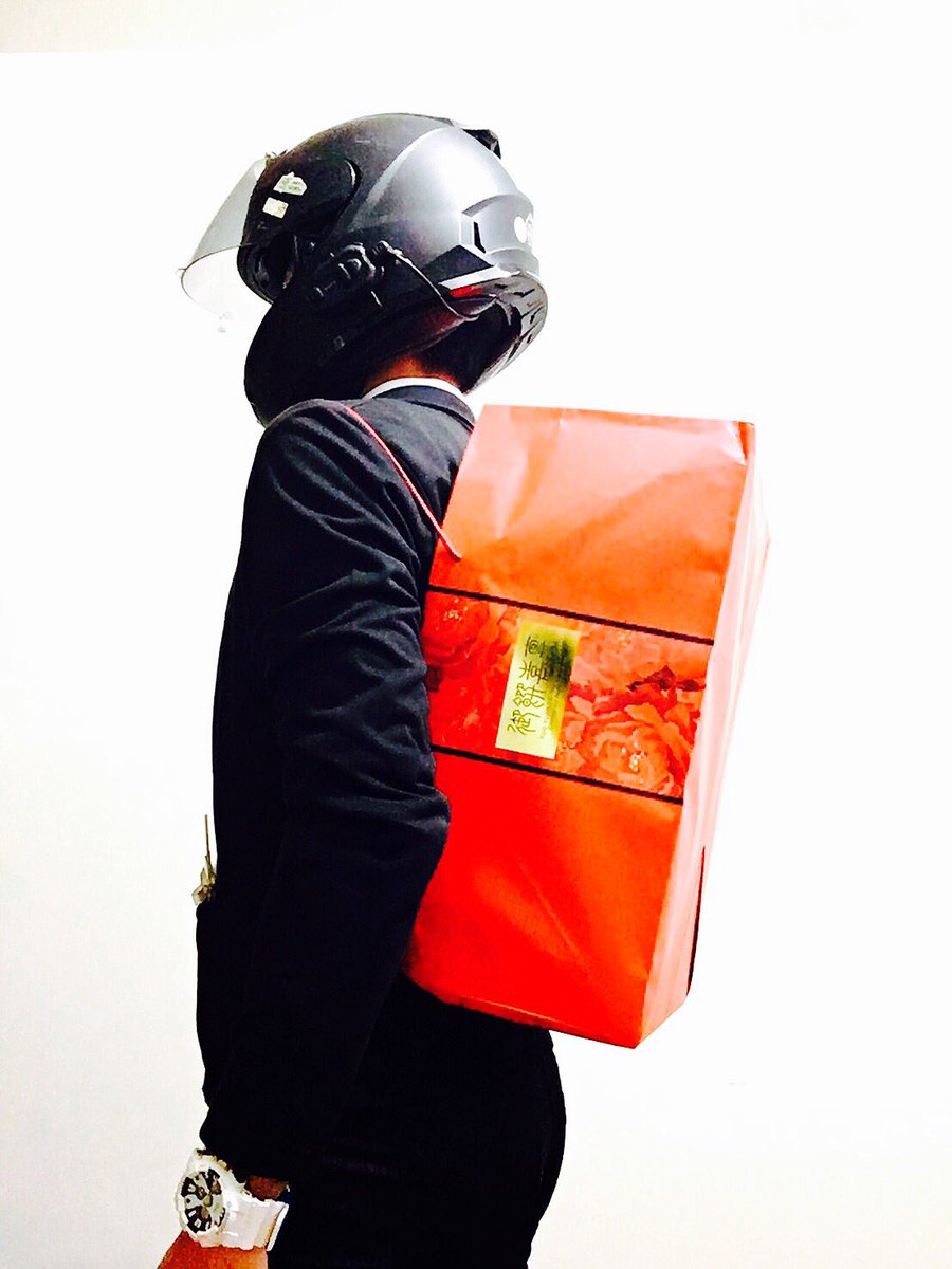 taurshiun's tweet photo. The Suit Messenger.
Package is......bride cookie😂😂

821.

#Wedding #BrideCookie #Messenger #BeautifulInWhite #NewWatch #GShock #Suit https://t.co/C0vNnRqFrl