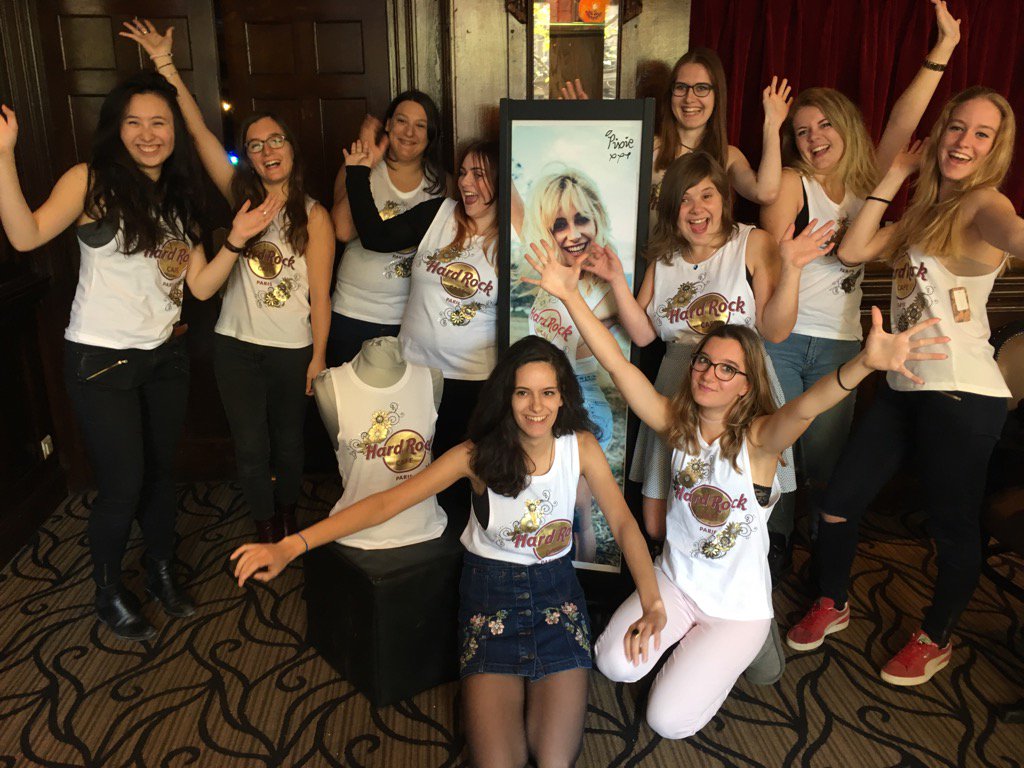Blandine_Pixie's tweet photo. Paris loves you @PixieLott 😘 #PixieRocks @HRCParis https://t.co/8cJKO6qGZ7