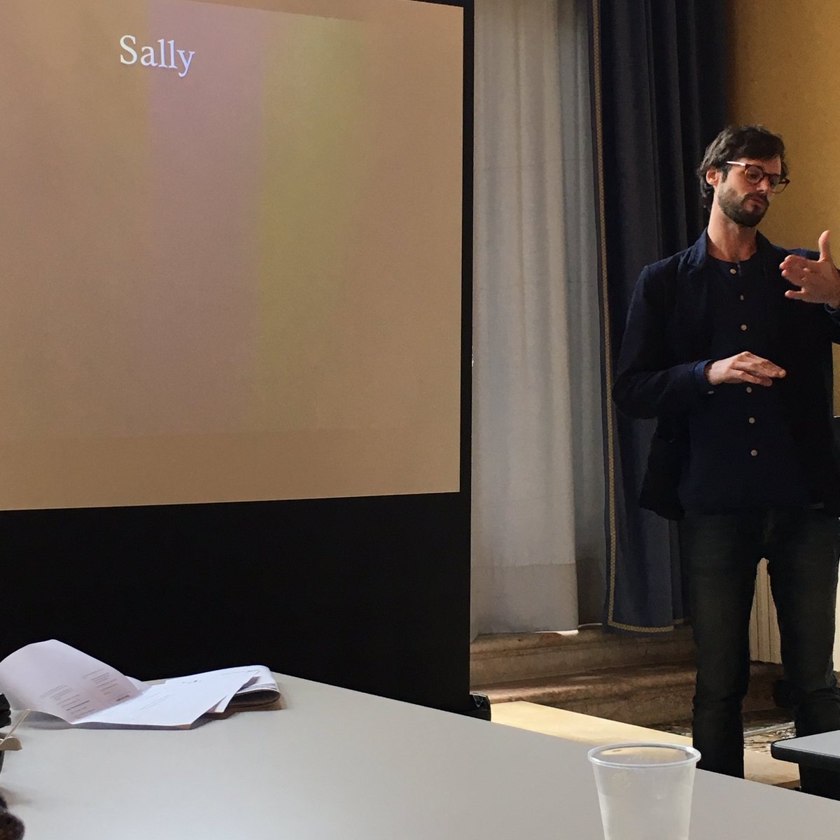 katemclean's tweet photo. #detouring the #map with Mike Duggan - affordance of #faceless slide is same as #content-filled #learned #human #behaviour #CTD16 https://t.co/QDZHlgUrey