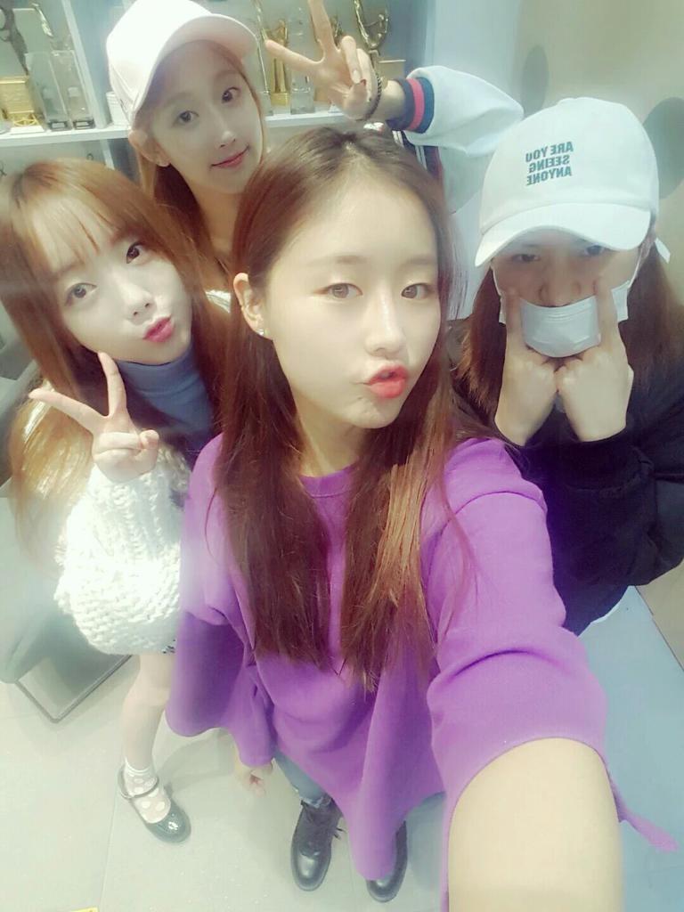 [#예인] 여러부운~ 저희이제.....이제...... 
급습 팬채팅!!!!!!시작합니다아앗!!!!!!! 어서어서 드루와드루와고란>__<ㅋㅋㅋㅋㅋ (@lvlz8yeina) #JIN #진