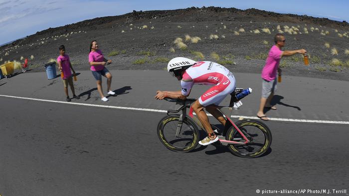 dw_turkce's tweet image. Dünyanın en zorlu triatlon yarışı #IronmanHawaii&apos;de podyumun ilk üç sırasını Alman atletler paylaştı dw.com/p/2R3Cc #JanFrodeno