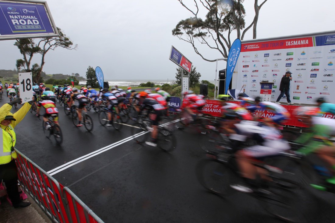 AusCycling's tweet photo. GALLERY | All the action from the final stage of the @SpiritofTas #ToT16, part of the @SubaruAustralia #NRS16 https://t.co/KtWW6Tse36 https://t.co/m2jwlfUFWz