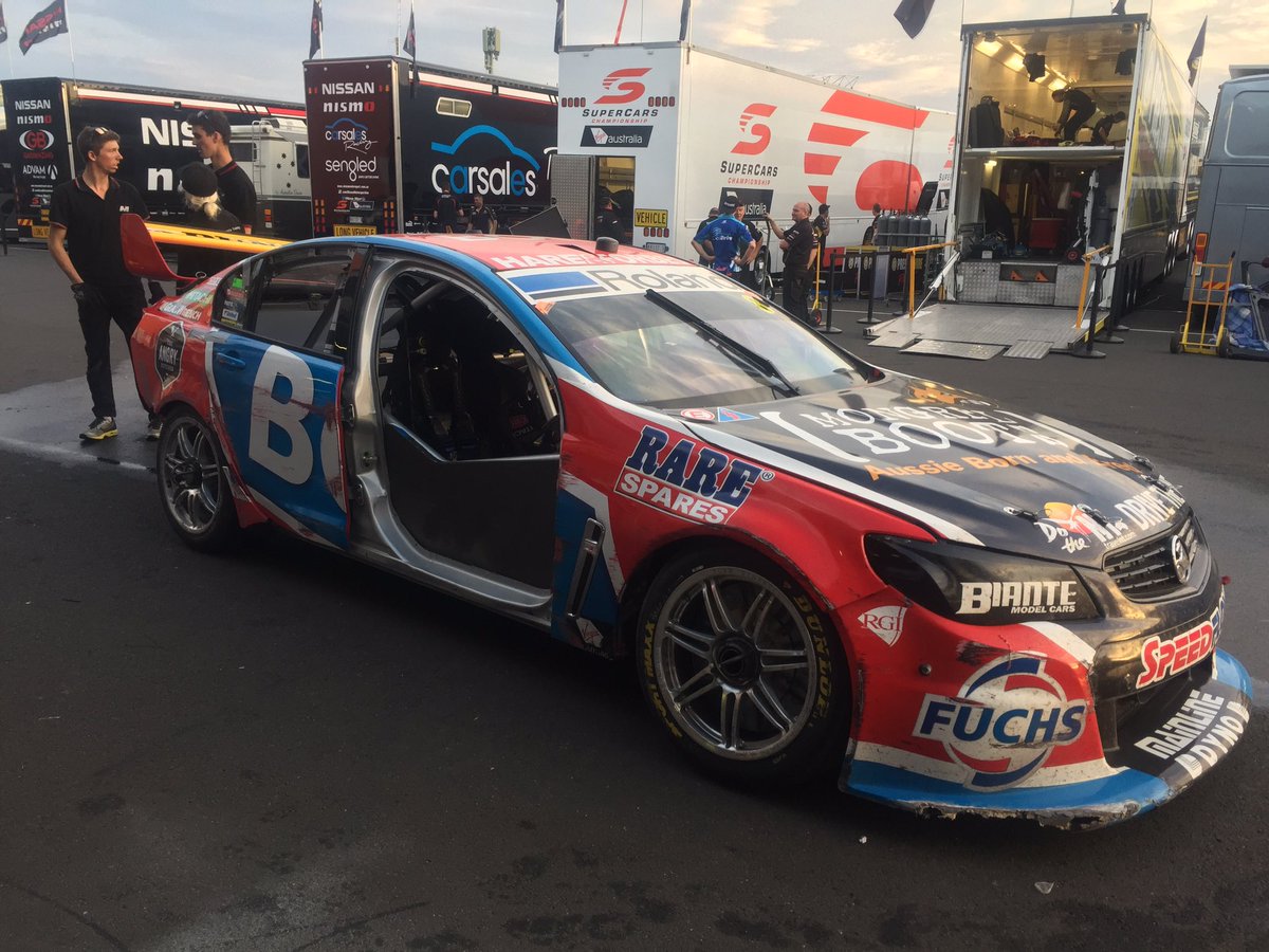 BJRsupercars's tweet photo. Back to the workshop tonight... The Team BOC Commodore will be assessed tomorrow, then it's repair time! #ouch #VASC https://t.co/UCckwGVVkE