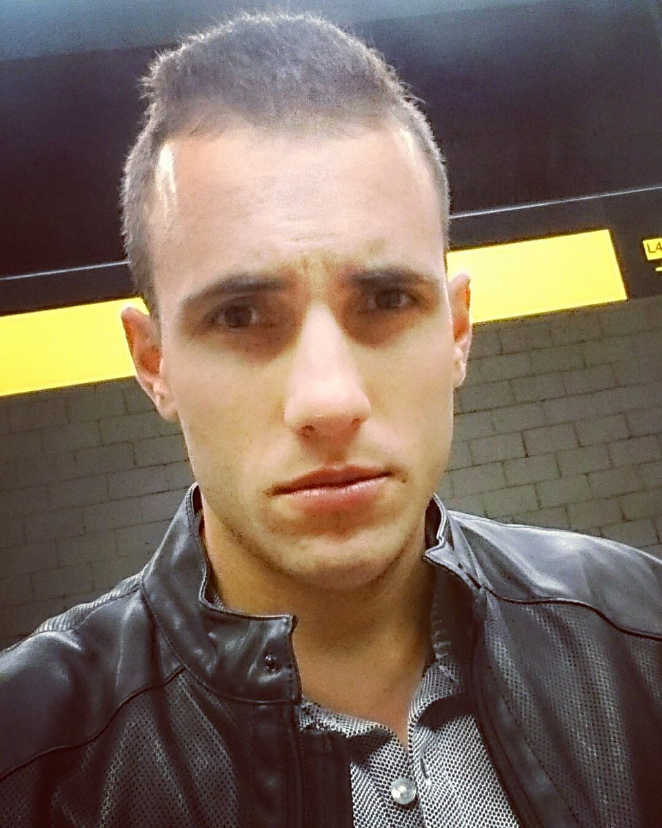 serginho_gotti's tweet photo. #Selfie #shaved #chaobarba 😏👌 https://t.co/u1Lp3Szt4Z