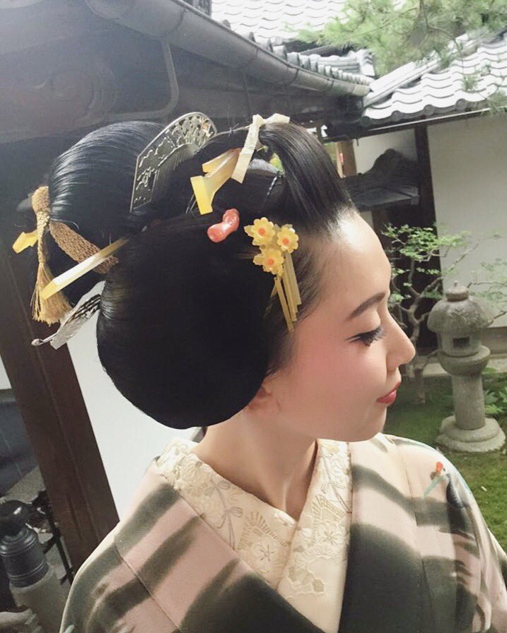 ট ইট র 静紀 日本髪の種類はつぶし島田 結髪 花田 恵一 京都木屋町三条arms Hair And Make Up 銀製のかんざし Atelier華e アトリエハナエ 日本髪 アンティーク着物 高台寺