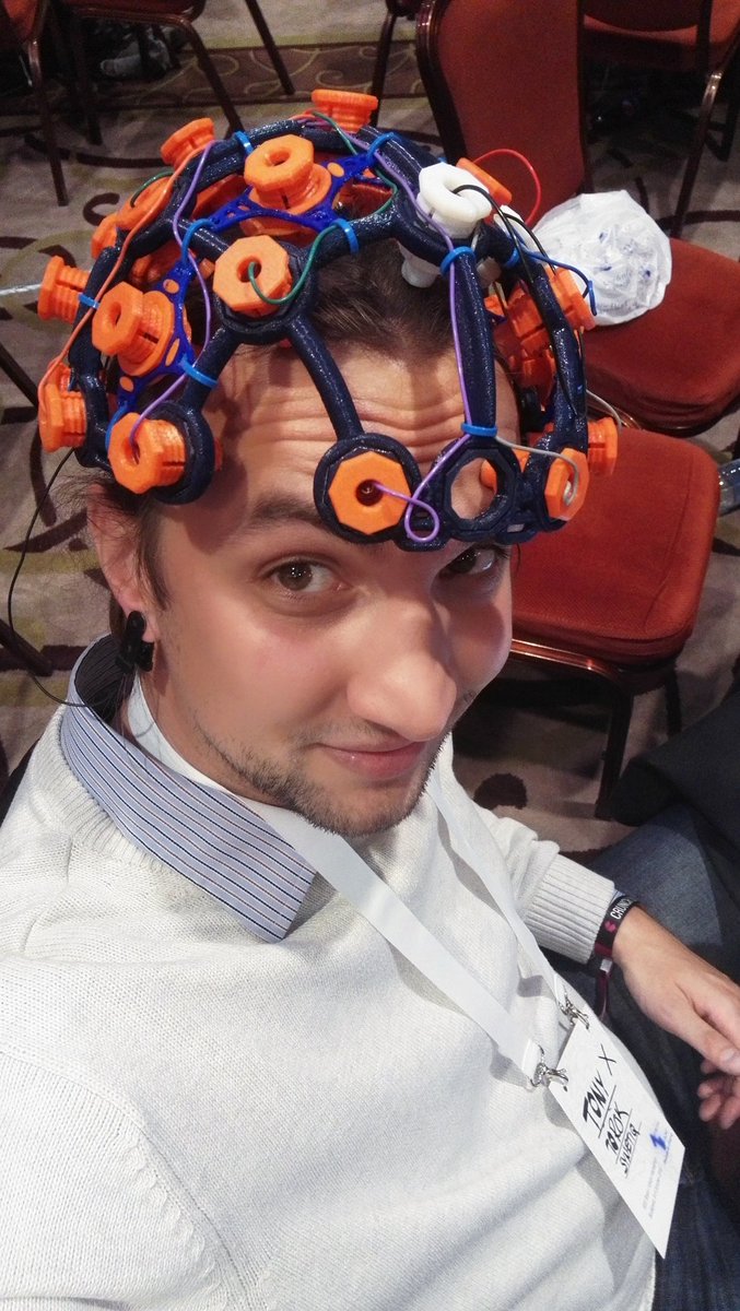 torokagoston's tweet photo. Teaching a nn to learn my biological one @IEEEBrain @vizzario @Qusp @vspglobal #brainhackathon #deeplearning #BigBangTheory https://t.co/Z1QvcFYUoI