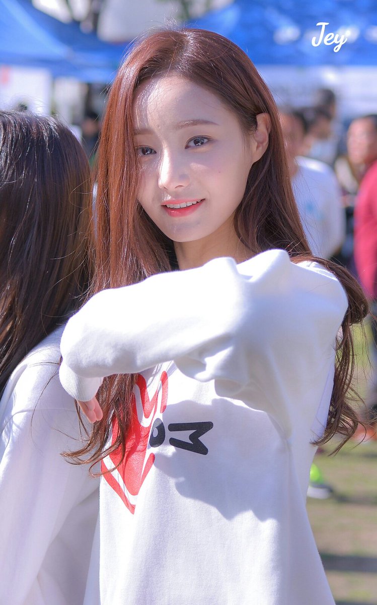 amiyurihimei's tweet photo. 「preview」161009 모모랜드 한글세계대회 @시청광장  
 #모모랜드  #モモランド #MOMOLAND  #연우 #Yeonwoo #ヨヌ https://t.co/sYj3iqLHkt