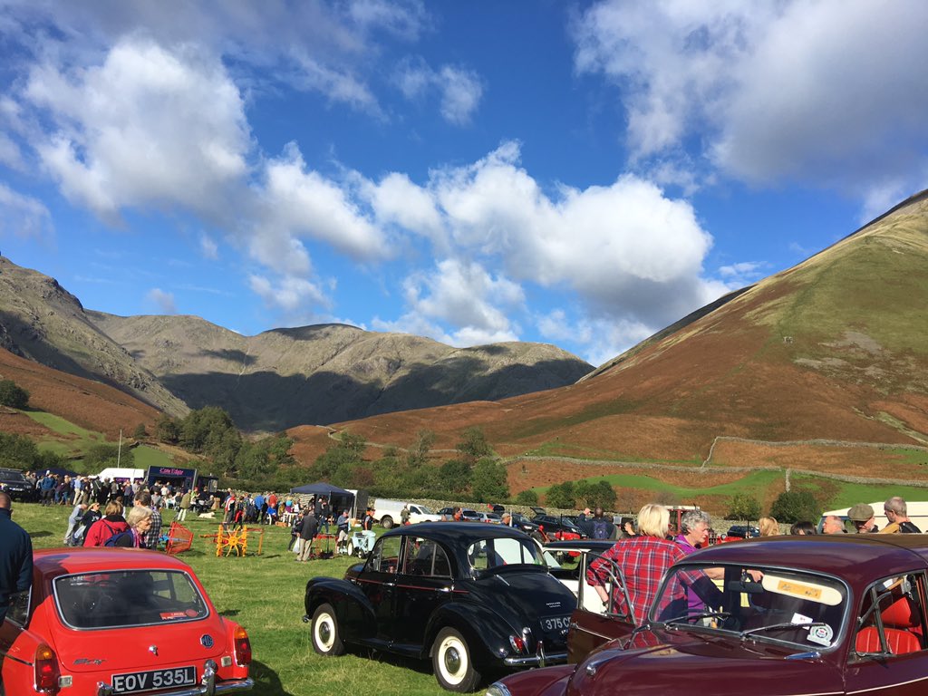 Dawnmorrish's tweet photo. @PictureCumbria @ChooseCumbria @NotJustLakes @martmorrish #Wasdaleshow #wasdalehead #wastwater beautiful day for Wasdale show https://t.co/w19VIVCA5w