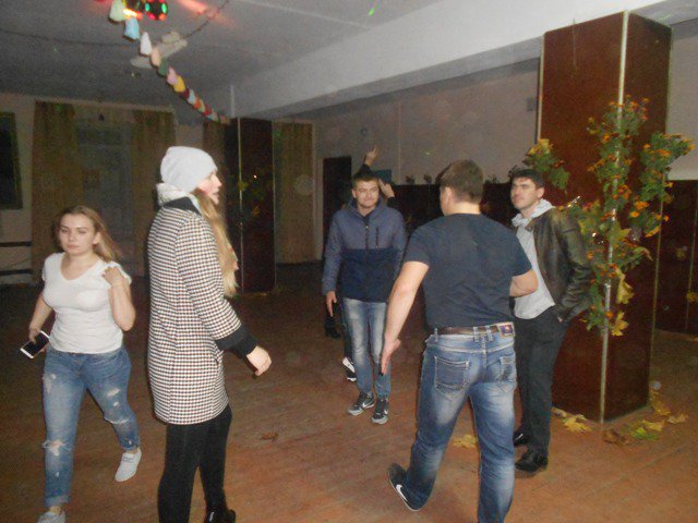 <a href="/Soldatov71/">Солдатов Дмитрий</a> @Tularegion в Кукуйском СДК был проведен осенний бал для взрослых "Королева Осени".