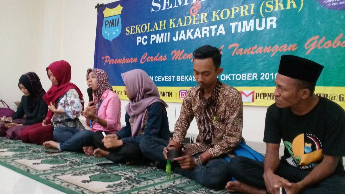pc_pmiijaktim's tweet photo. Sambutan sekaligus penutupan SKK oleh Desmiati Ishak selaku Sekjen Kopri PB.PMII https://t.co/JPCuFHT8wD