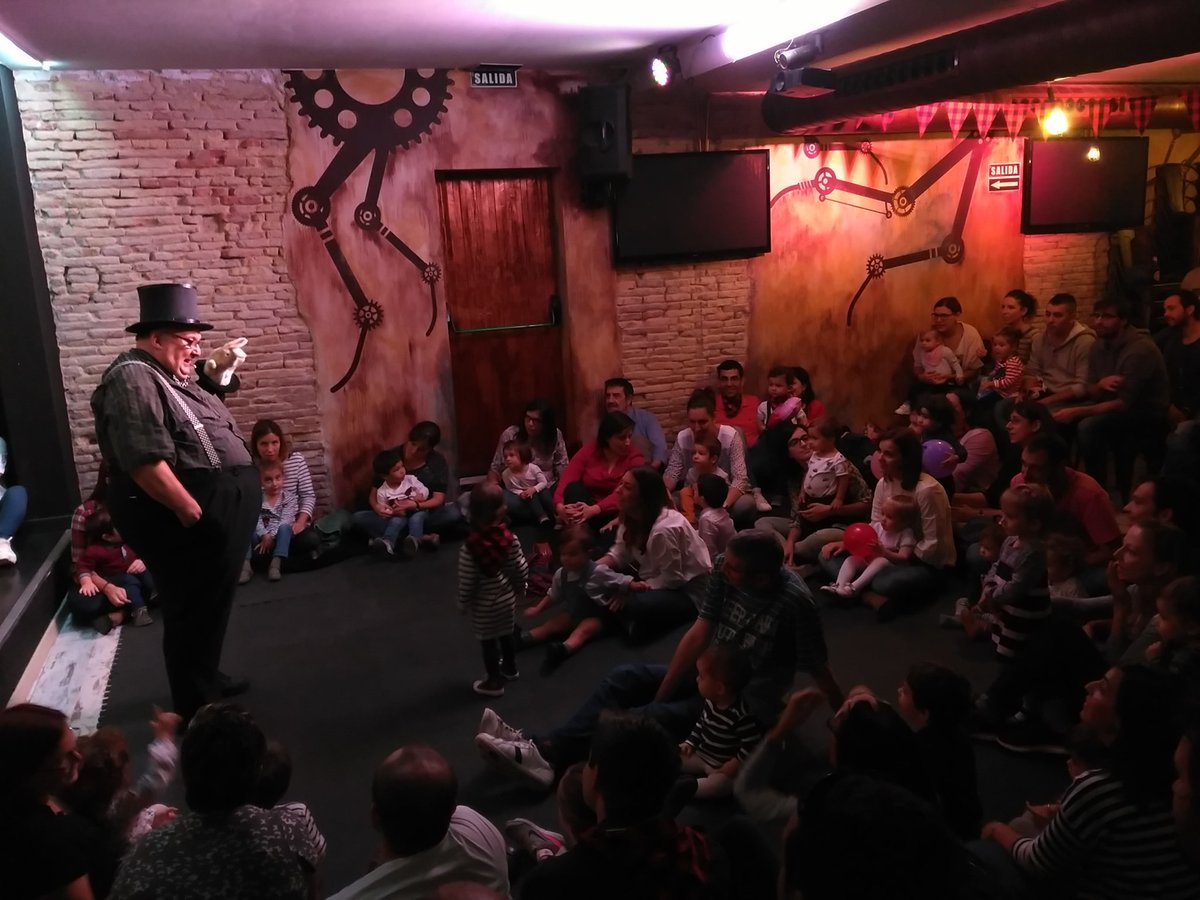 ElSotanoMagico's tweet photo. Aforo completo, y lleno de ilusión, para ver la #Magia para bebés de @ElKayto en esta 1a sesión de hoy. https://t.co/BmSdUtqBZB