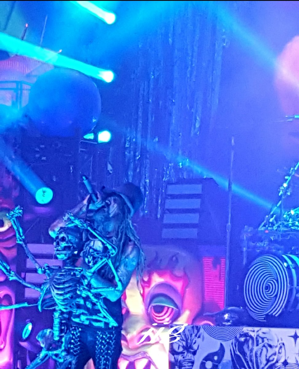 DAZOMBIERIDER1's tweet photo. #RobZombie #robzombieofficial #robzombiefan #robzombiefanclub #robzombienation #zombiefans https://t.co/QUADn8ddP2