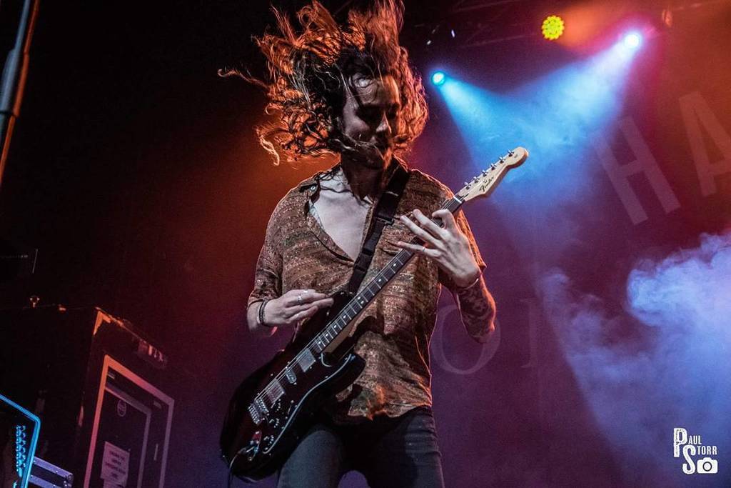 Gallery of @handslikehousesofficial and <a href="/crowntheempire/">Crown The Empire</a> is at @o2academyglasgow is now liv… ift.tt/2dDuxAY