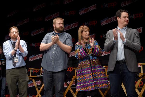 TheWalkngDeadFR's tweet photo. 📸 Le cast pendant le panel. #NYCC2016. #FoxComicCon #TWD (©Jamie McCarthy/Getty Images) [4] https://t.co/9F9S7nMoc3