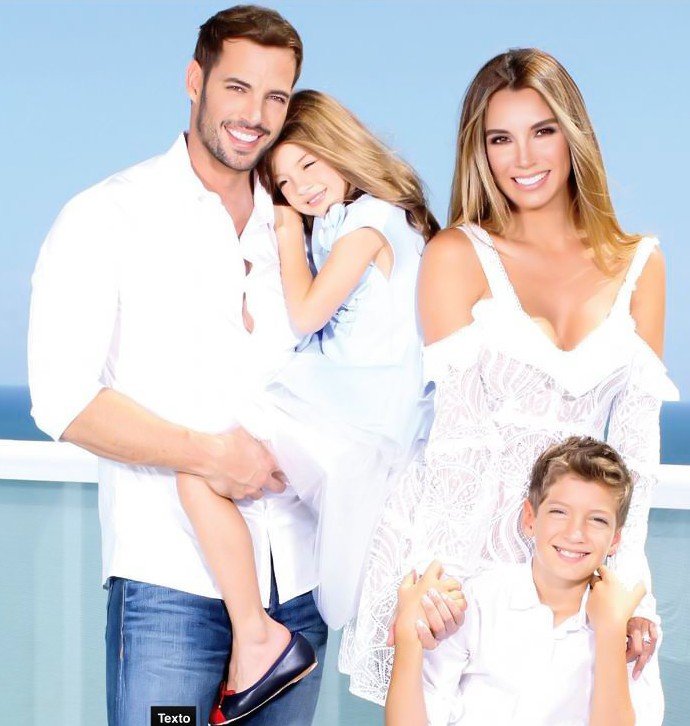 alle_nanda's tweet photo. @willylevy29 @Elygutierrez19 @Tophy19 #kailey muchas bendiciones a está hermosa familia #levygutiterrezfamily❤😍 https://t.co/Pg0GzkcWZi