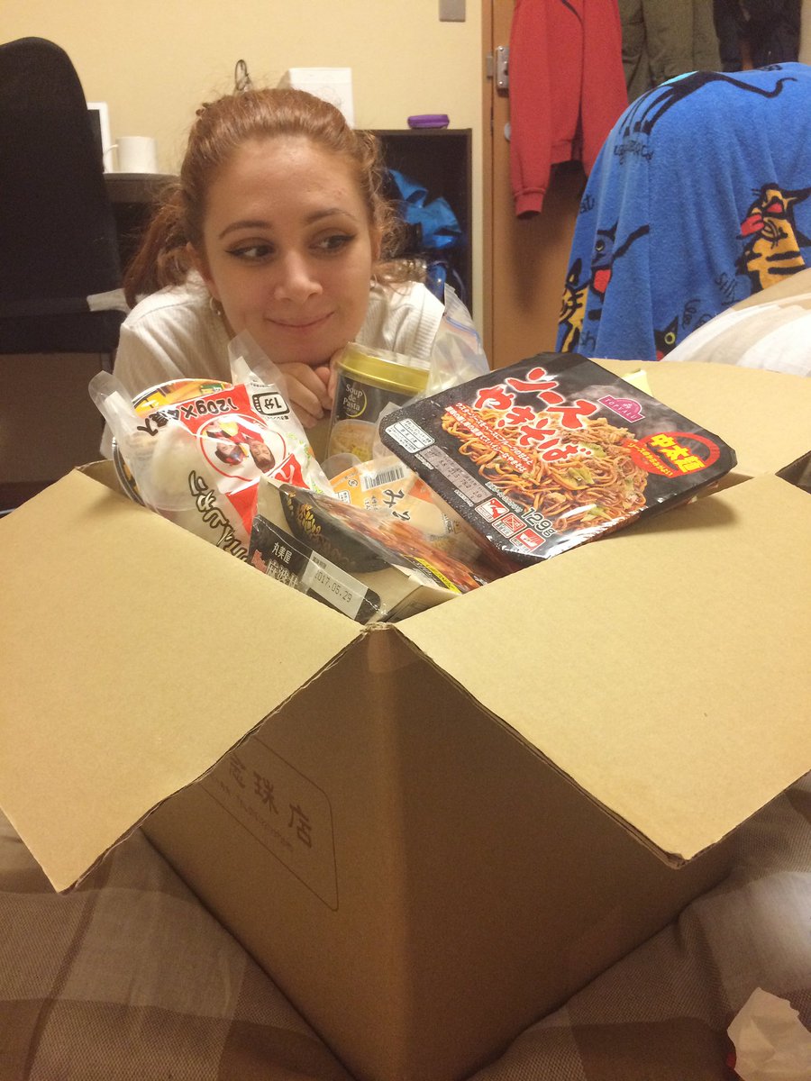 Hanossh's tweet photo. Ayas family sent us food🍽 they are seriously too kind haha 💖💖 https://t.co/3Zt2uBpjdT