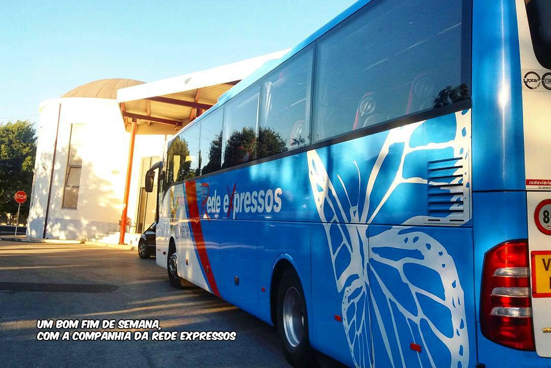 Apai_Autocarros's tweet photo. Bom fim de semana a todos caros fãs e clientes da @RedeExpressos 
Boas viagens e bom Domingo. https://t.co/A9ZW7rn7FH
