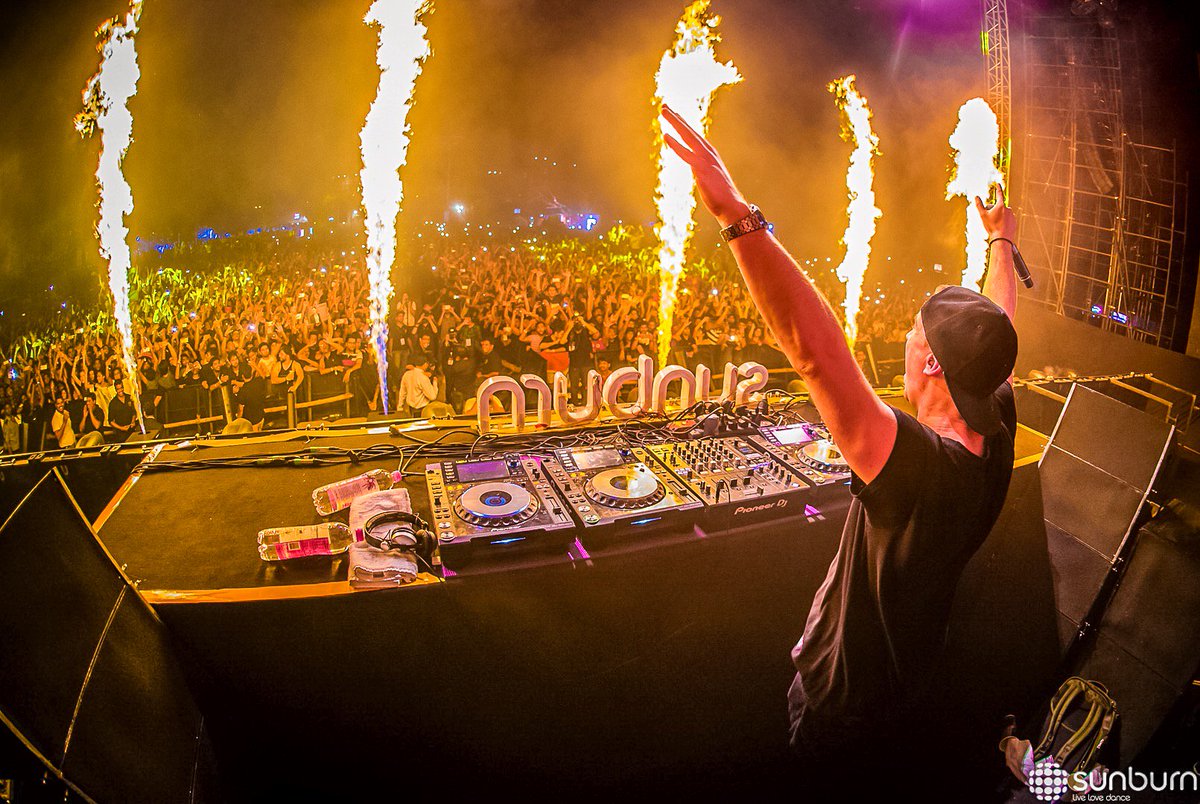 HARDWELL's tweet image. 🔥 🔥 🔥 🔥 🔥