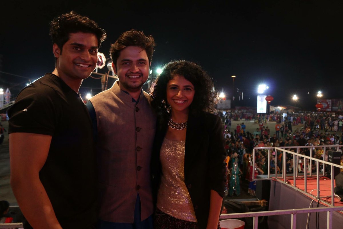 KMS_TheMovie's tweet photo. So many people, so much love from the city of #Rajkot.
#KhaattiMeethiSetting #Navratri #Garba #Dandiya @divyangrt @Manasirachh1 https://t.co/iukSshAVSp