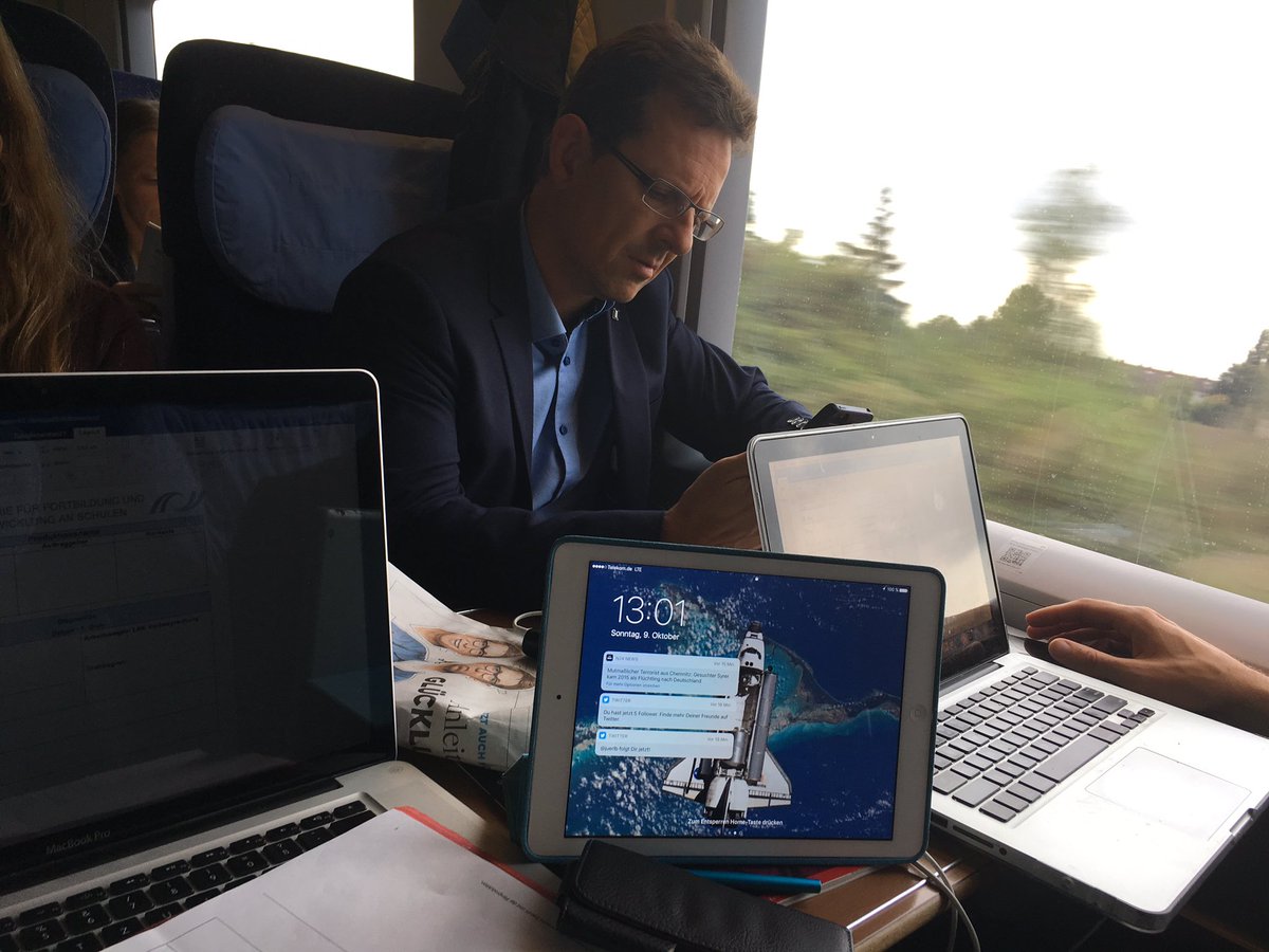 olliwan's tweet image. #letzesessionimzug #echat16 @integrate2learn @lakbw Vorbereitung #ecbw17