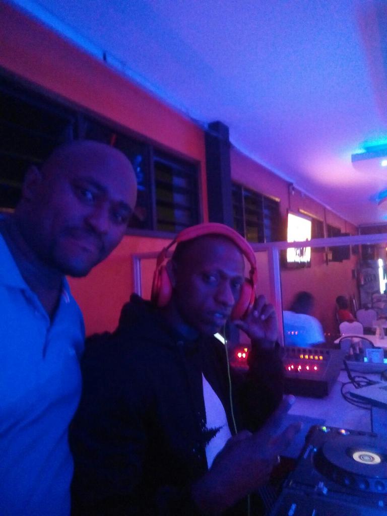 ClubAsylumKenya's tweet photo. How was your Saturday evening? It was #MadFunAlways here at #ClubAsylum, per usual 🔉🔊🍺🍻🍺🎆🎆 https://t.co/KBP8deTSL7