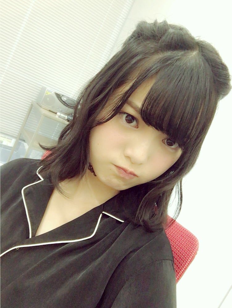 Daichi No Twitter てちは髪ロングでもショートでも似合うなー 個人的にはロングの時の方が好きかも でもショートも捨てがたい笑 欅坂46 平手友梨奈 てち