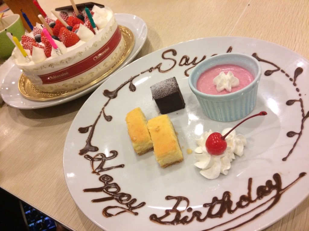 全国大会in広島😂
ただいま広島😊3年ぶり☺️
最後まで結果残せなかったけど、たくさんの人に応援しえもらって高校でも頑張らなきゃなって思いました💪🏻
そして、やっぱり克己は最高です🙈💕ケーキびっくりで嬉しかったし話しててほんとに話しやすかった！本当に幸せです😊
最高の誕生日でした