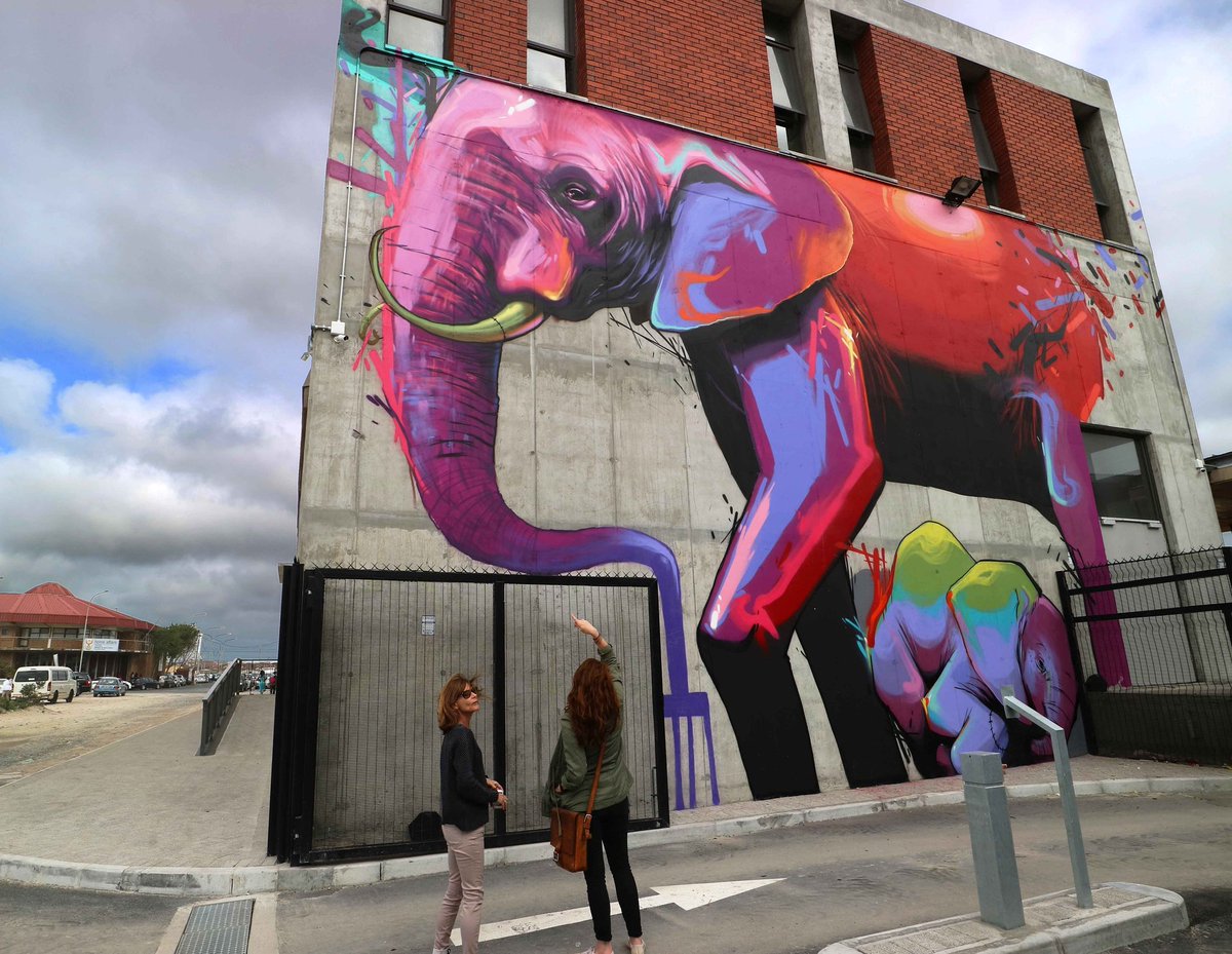 falko_fantastic's tweet photo. DEAR MAMMA
#falko1 #elephants #welovestreetart #SouthAfrica #capeTown #streetartnews #sprayedglobal #instagraffiti #graffitisouthafrica https://t.co/0mnlgZa33M