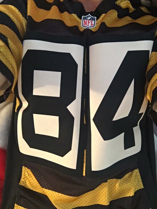 #SteelerNation #AB #84 #WR #throwback #BumbleBees @AntonioBrown @steelers https://t.co/7sDIDP4dCO<a href="/tag/steelernation"class="tags">#SteelerNation</a><a href="/tag/ab"class="tags">#AB</a><a href="/tag/wr"class="tags">#WR</a><a href="/tag/throwback"class="tags">#throwback</a><a href="/tag/bumblebees"class="tags">#BumbleBees</a>