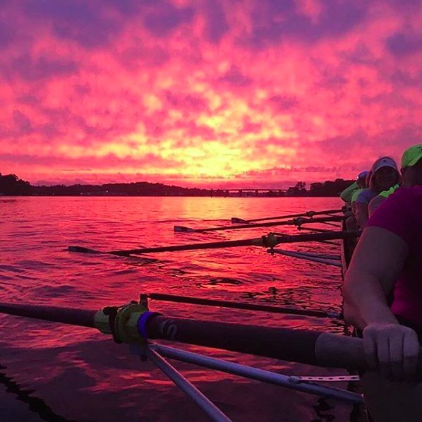 RowingNews's tweet photo. No filter sunrise this morning at the Annapolis #Rowing Club.
Photo: Candice Jean Hill https://t.co/mJZhicvudB