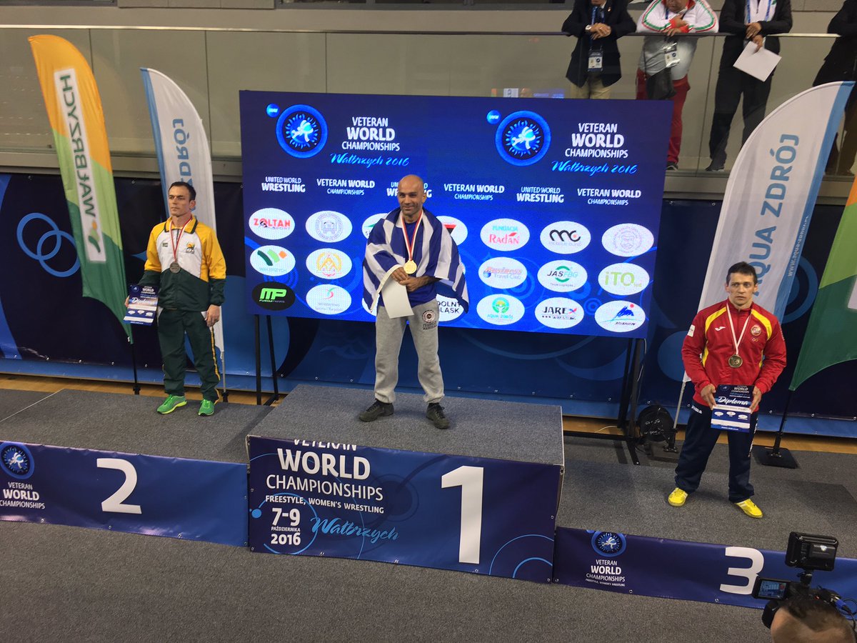 FedGallegaLucha's tweet photo. Miguel Casqueiro (Vigo, 1978) bronce en el Cto. Del Mundo de Lucha Olímpica máster. Categoría A en 63kg. https://t.co/bBrP8T1Bz3