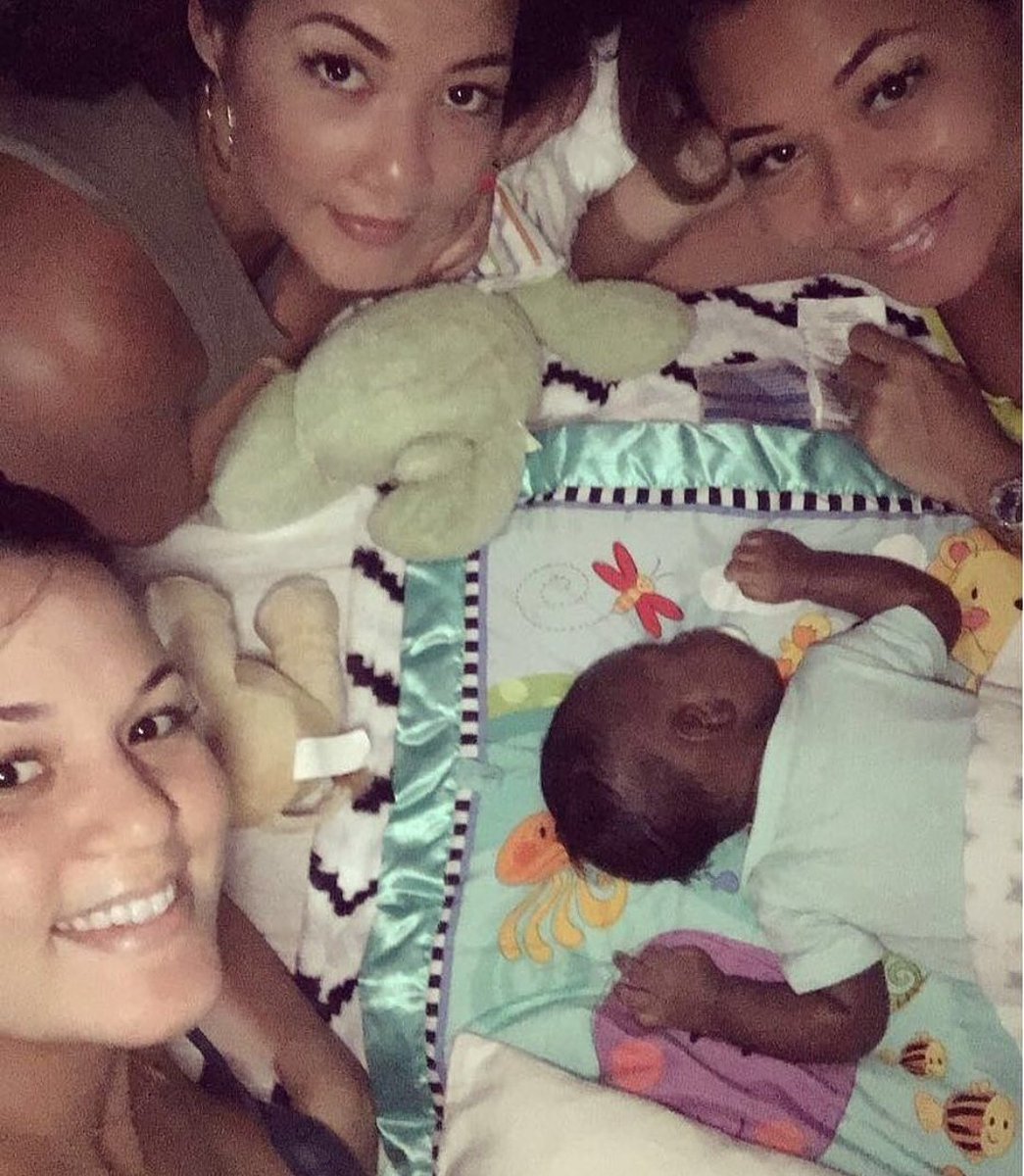 blowbyblowja's tweet photo. #TheChinity + the cutest little addition
#SisterSunday https://t.co/bI8X2talQk