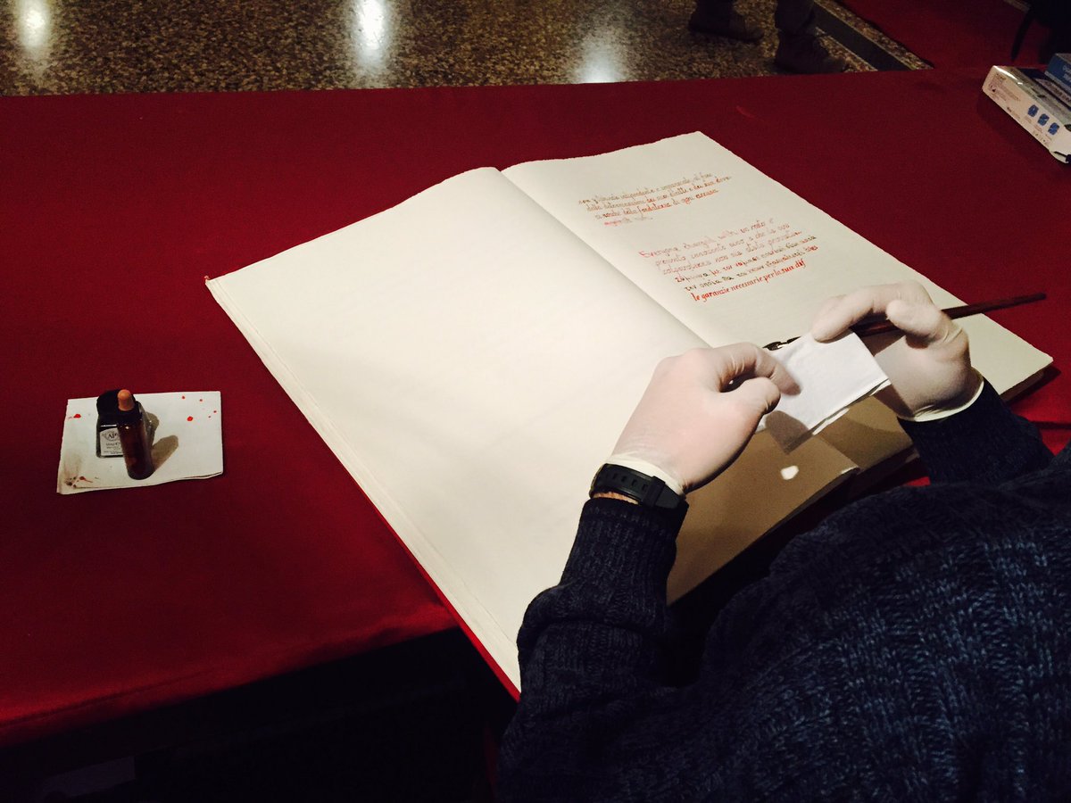 ArgotStudio's tweet photo. Scrivere la #dichiarazionedeidirittiumani con il proprio sangue.. #thebookofblood è un atto di fiducia e di rispetto.. condividere #RIC2016 https://t.co/L577GeIloL