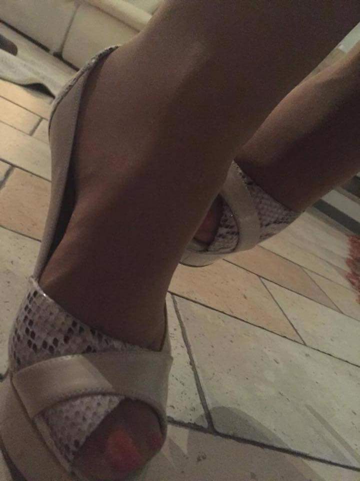 samysessotel's tweet photo. Dopo mezzanotte  chi interessato  lascia  numero  in  pv  lo faccio  sborrare    e poi mi dici quello che posso fare al mio ragazzo https://t.co/ELXpRIdcb3