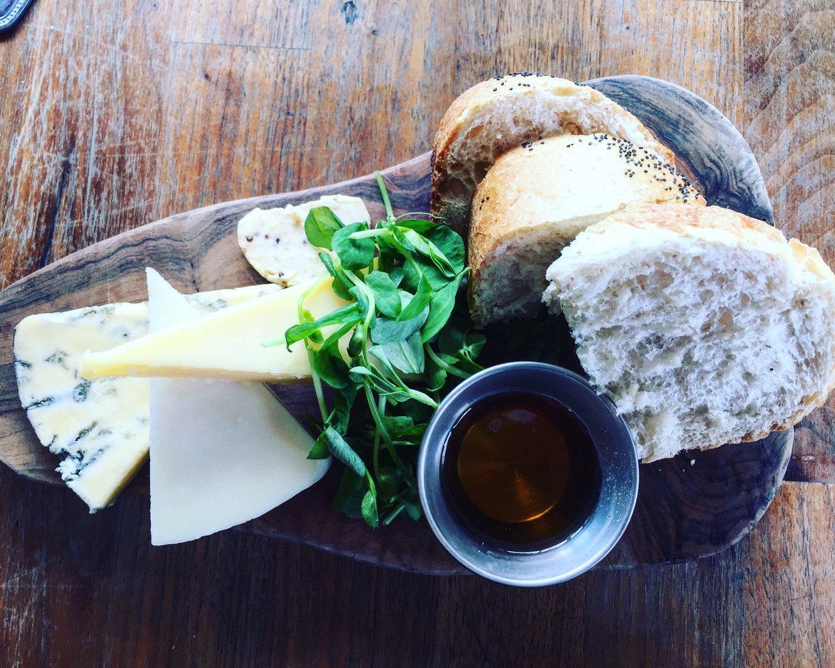 MyCrohnsDiet's tweet photo. Cheese, honey and bread- food love! #treat #foodie #mycrohnsdiet https://t.co/WglMPDWL5j