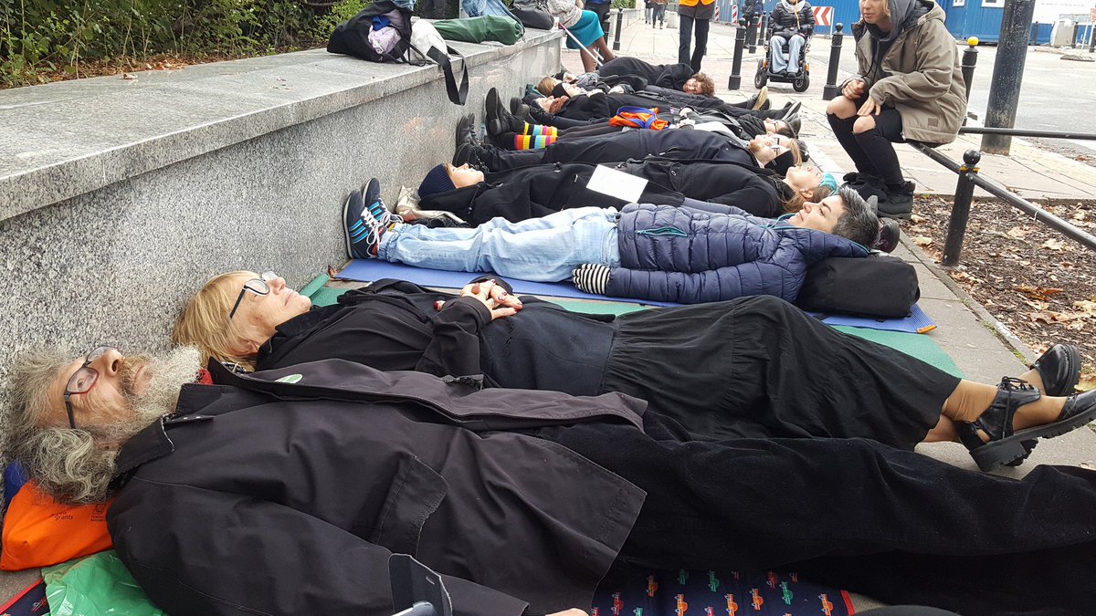 [Obrazek: CuVA_hZWEAAnIam.jpg]