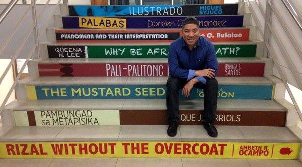 Rizal_Library's tweet photo. Have you had your photo taken at the #LibSteps... like Ambeth R. Ocampo? 😉 https://t.co/mNGXP8aH1i https://t.co/qeBUbGqKtn