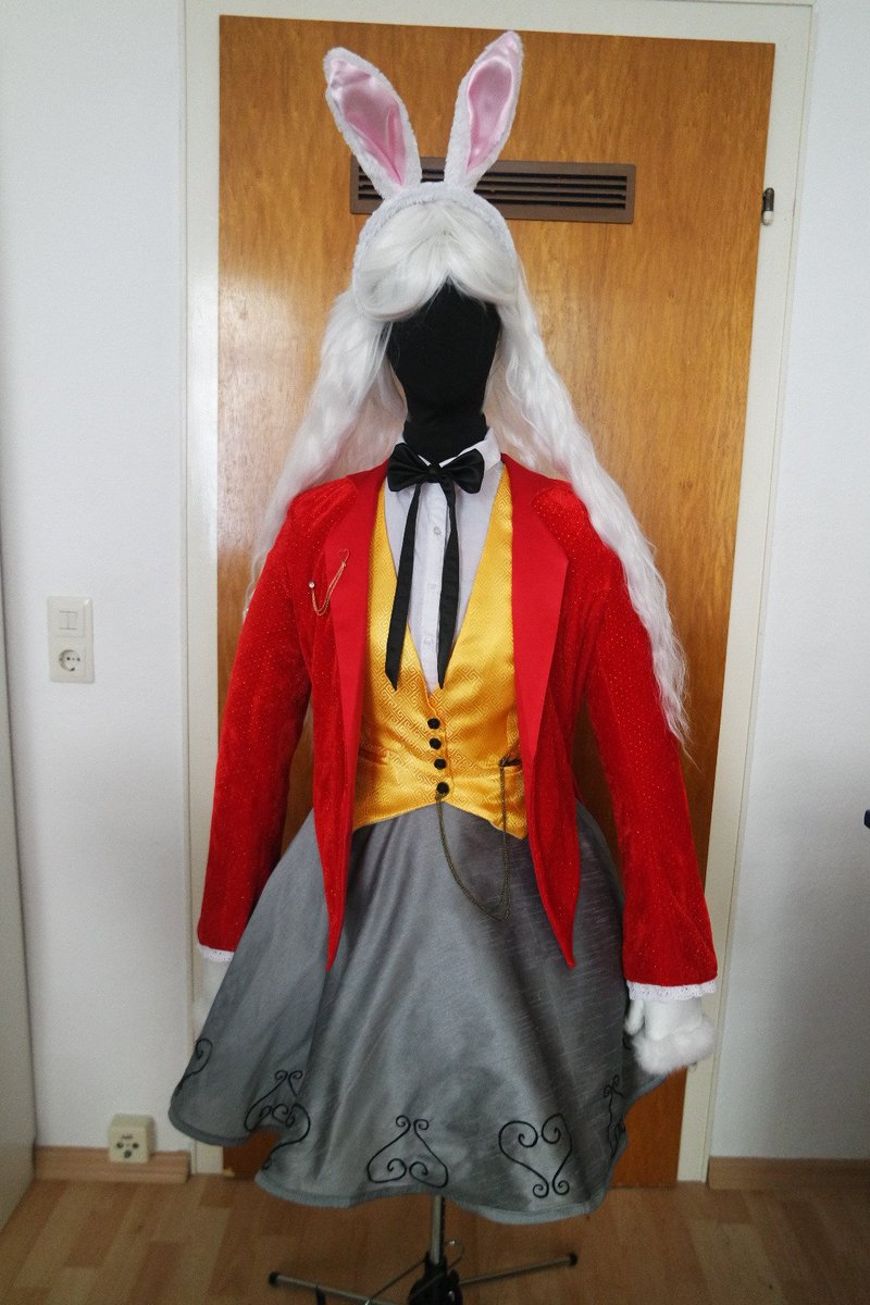 CoutureCostumes's tweet photo. The #WhiteRabbit #costume für the #Halloween #soiree at #DisneylandParis is finished. Yay! #DLP #Party #DLPBoo https://t.co/xIWZCjb8PS