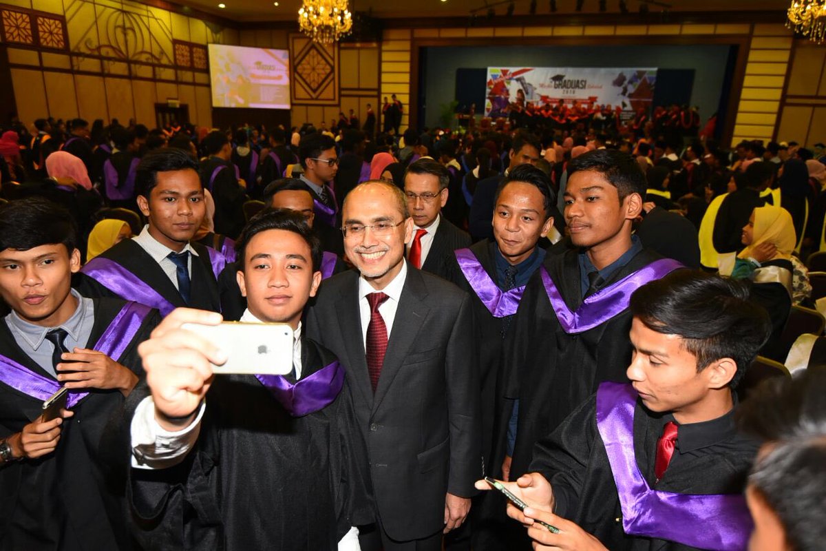 MohdShukriYajid's tweet photo. Faces of success at Schools' grad event. Congrats &amp; all the best on your SPM. https://t.co/wcwfcXpyvL