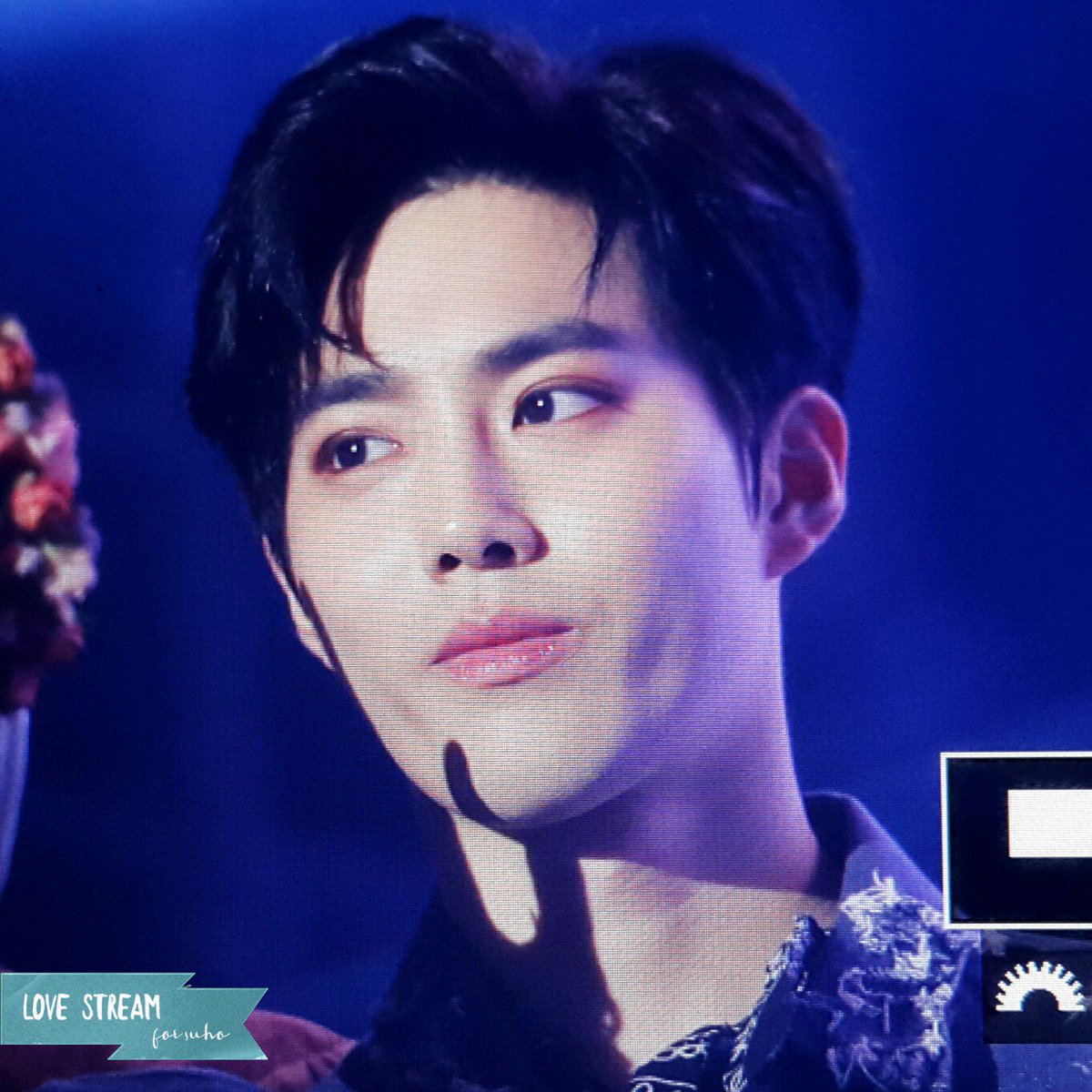 lovestream522's tweet photo. 161009 아 부산 잘왔어 
#EXO #SUHO #수호 #준면 https://t.co/3ZehDXLKOh