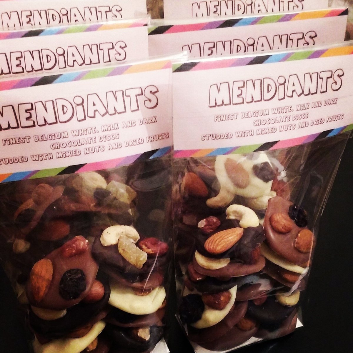 ApoenaChocolate's tweet photo. Mendiants https://t.co/AAaTvlUOaZ