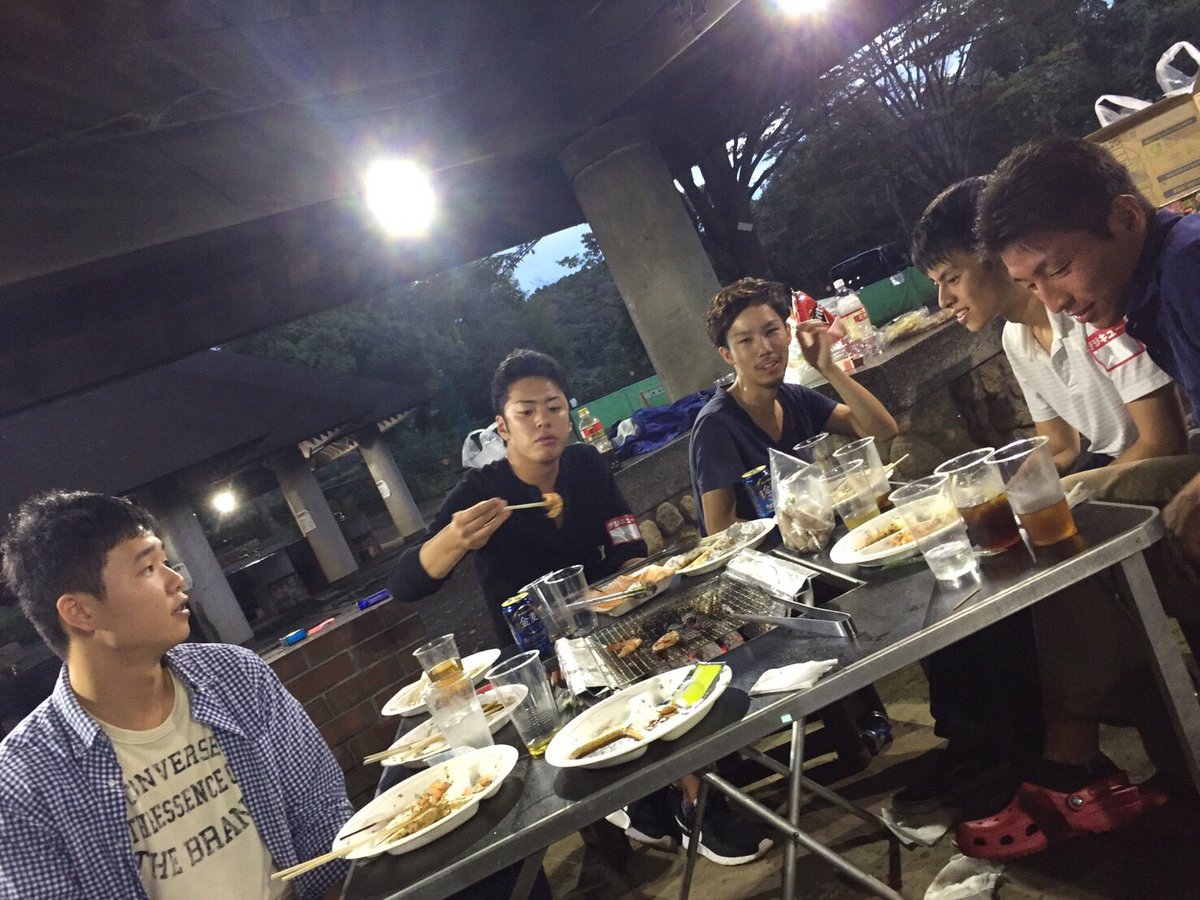 hbc29's tweet photo. HBC一泊の強化合宿
何年経っても全く変わらない僕たち https://t.co/o15HywTHDu