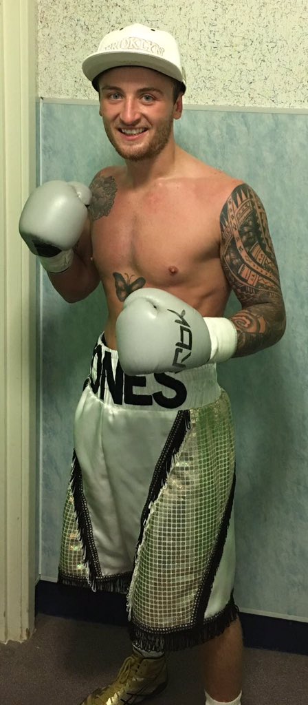 TeamJonesBoxing's tweet image. 7-0 baby! #blessed