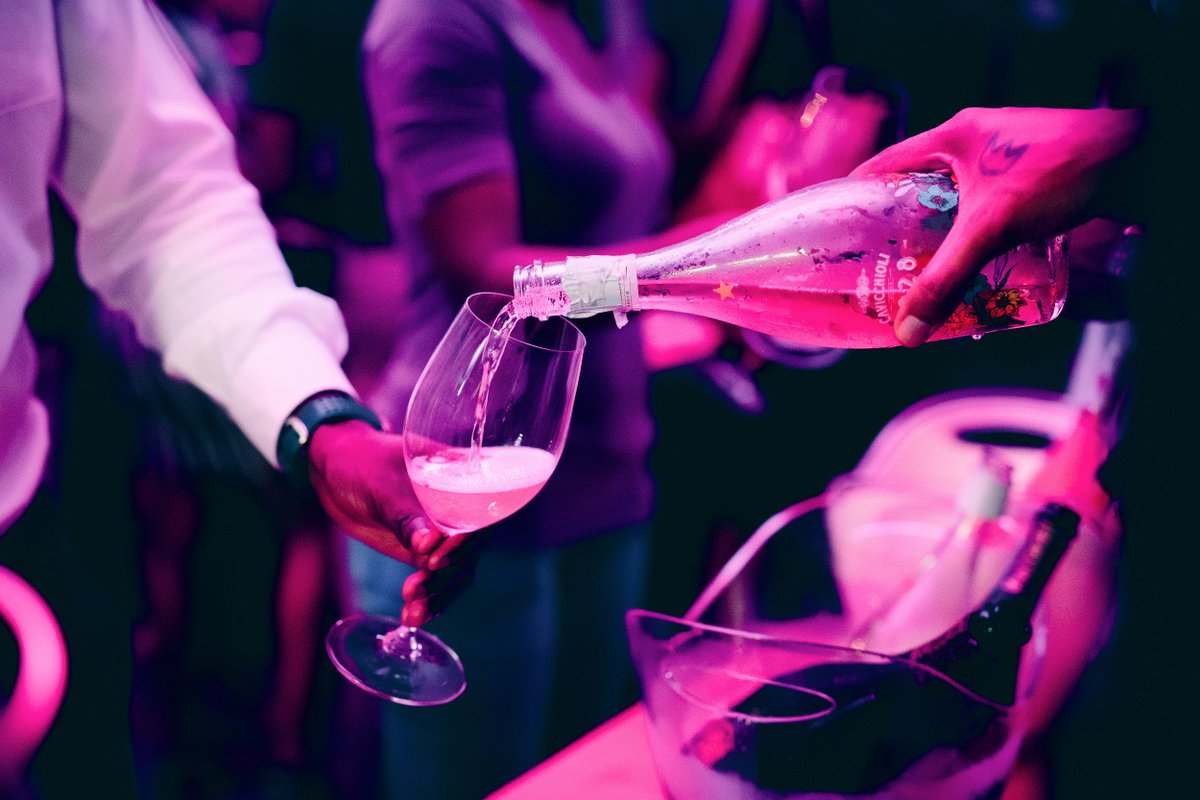 WineWorldInc's tweet photo. Wheels &amp; Wine a great success. https://t.co/wJdR2eAJEZ https://t.co/aQD4K7VdBh