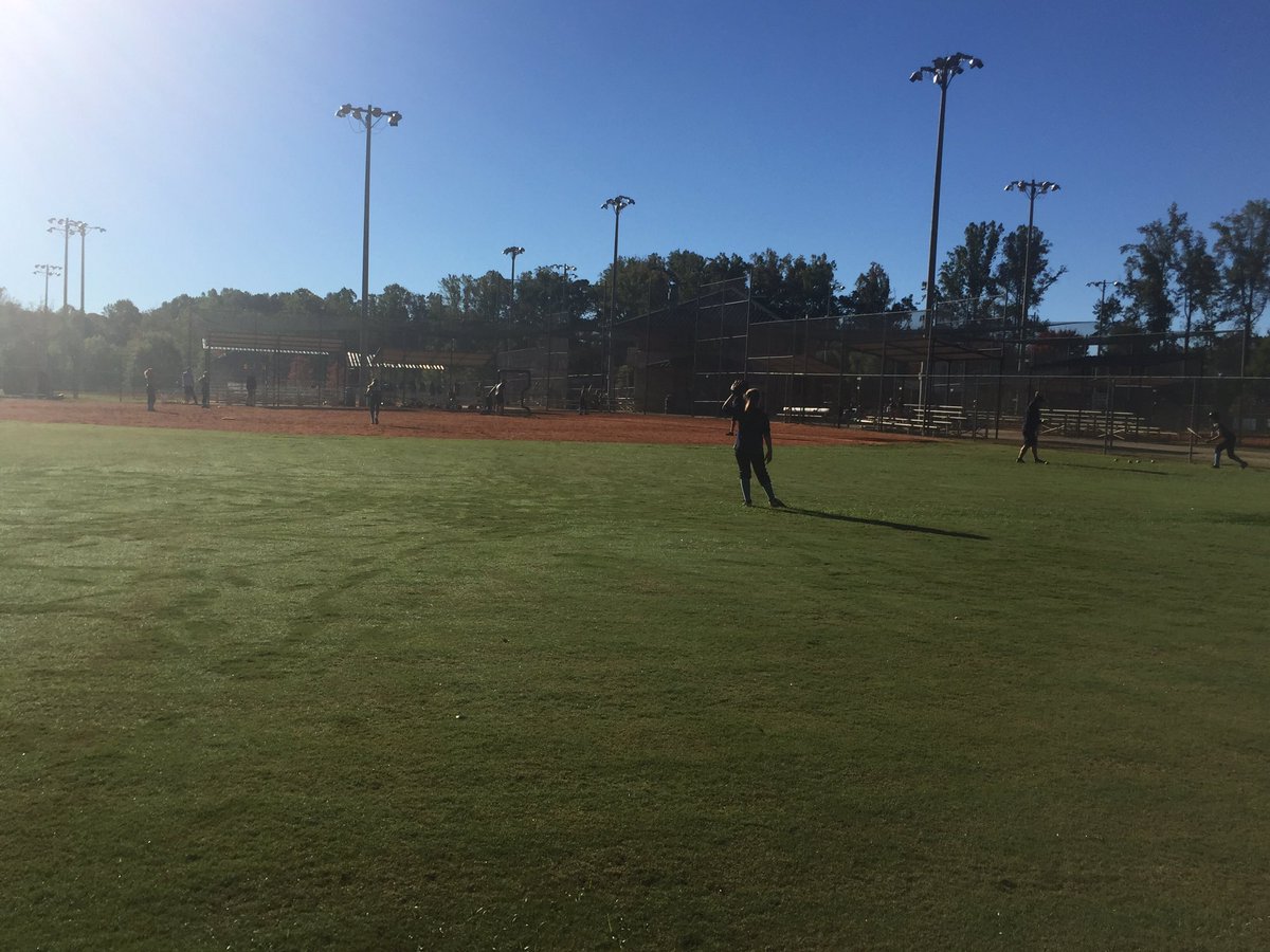 paynestaci's tweet photo. It is a beautiful morning at Midway Park, Cambridge Feeder team is ready to take on Milton.  @CambridgeLBFP https://t.co/9WW8yPghcp